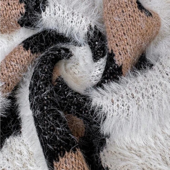 Luxe Comfy Leopard Print Ling Cuff Sleeve Open Front Knit Sweater Cardigan - Picture 6 of 6